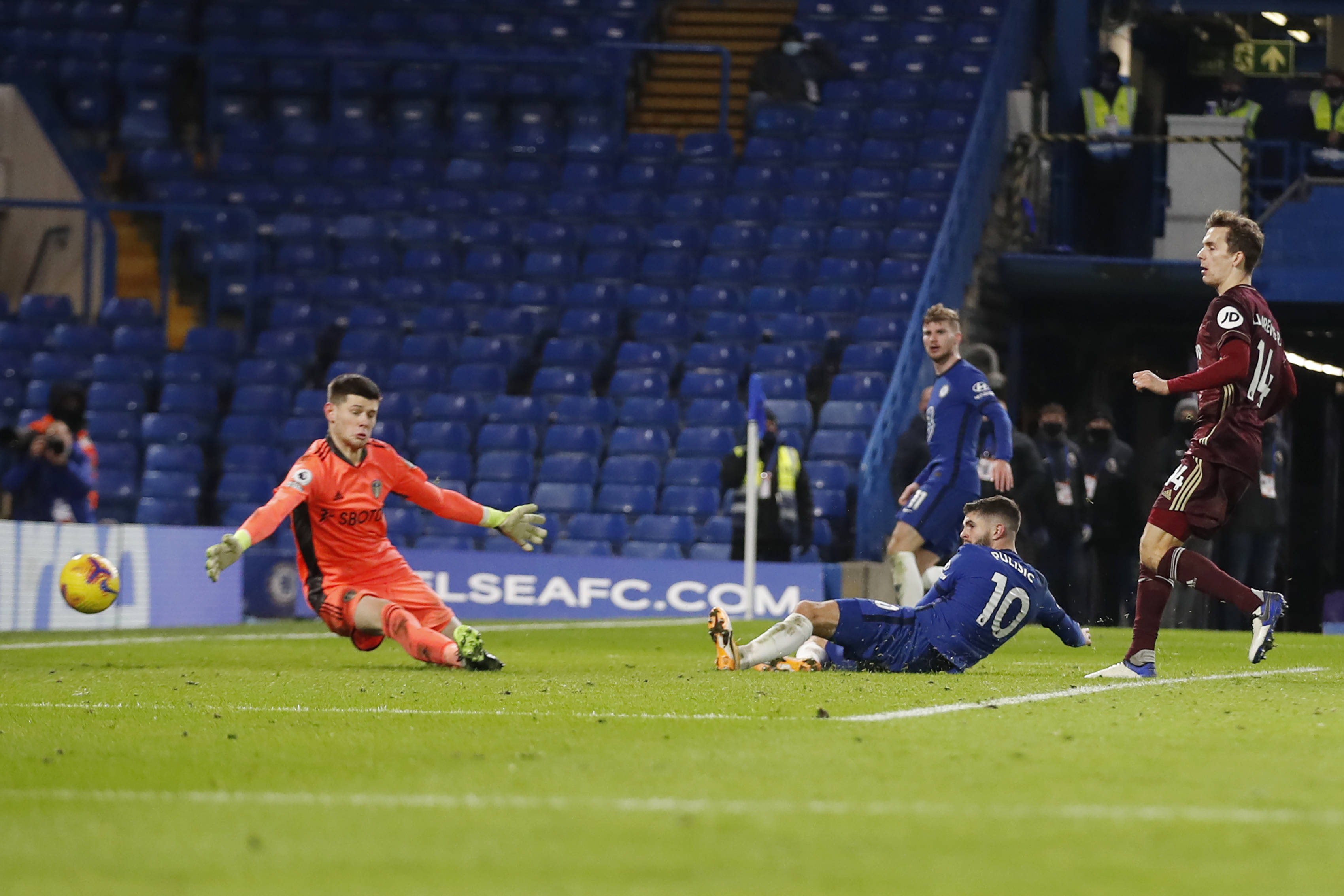 安菲尔德球 安菲尔德球